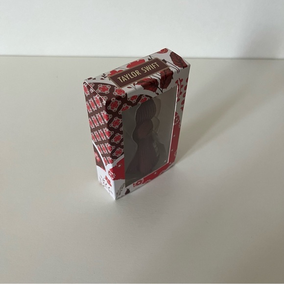 NWT Taylor Swift "All Too Well" Scarf Ornament - Picture 3 of 14